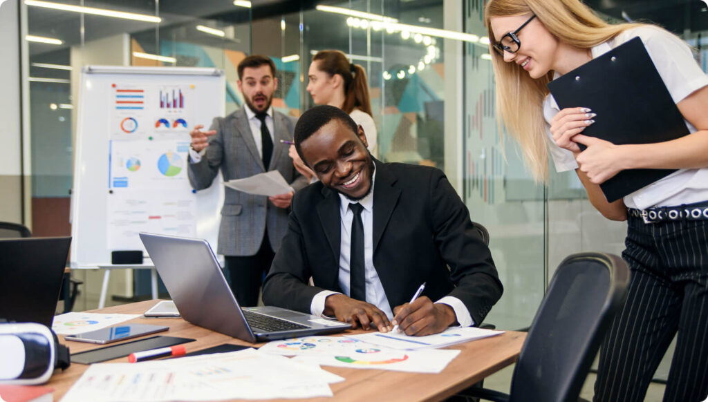 Many job listing companies allow job seekers to customize their job.